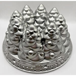Nordic Ware Holiday Tree Bundt Pan, Never Used, 10 cup, Cast Aluminum, BEST PANS